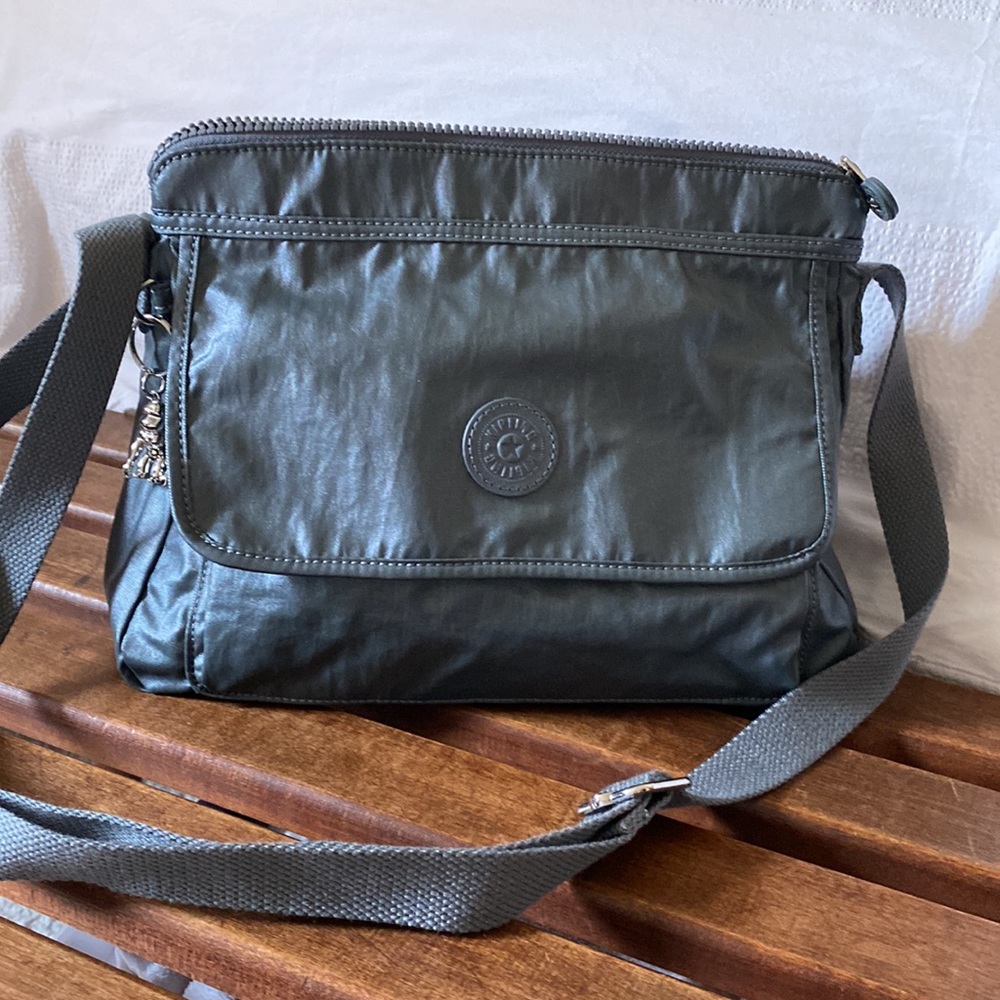 KIPLING Live.Light Crossbody messenger bag medium NWOT Pewter Moon Grey Metallic